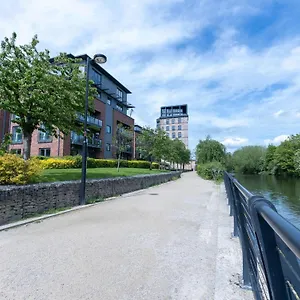 https://one-two-bedroom-apt-victoria-riverside-leeds.yorkshirehotels.net